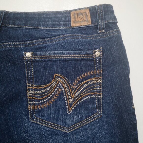l.e.i. Ashley Ladies Size 13 Short Medium Wash Low Rise Slim Boot Jeans - Picture 8 of 15